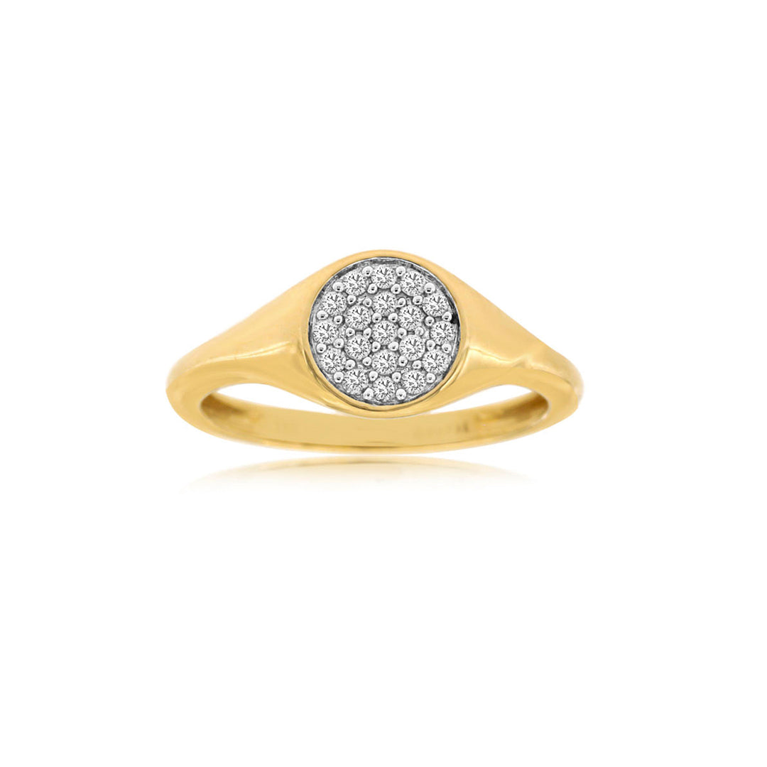 Stylish diamond cluster fashion ring in yellow gold, featuring a brilliant arrangement of diamonds for a bold and elegant statement.