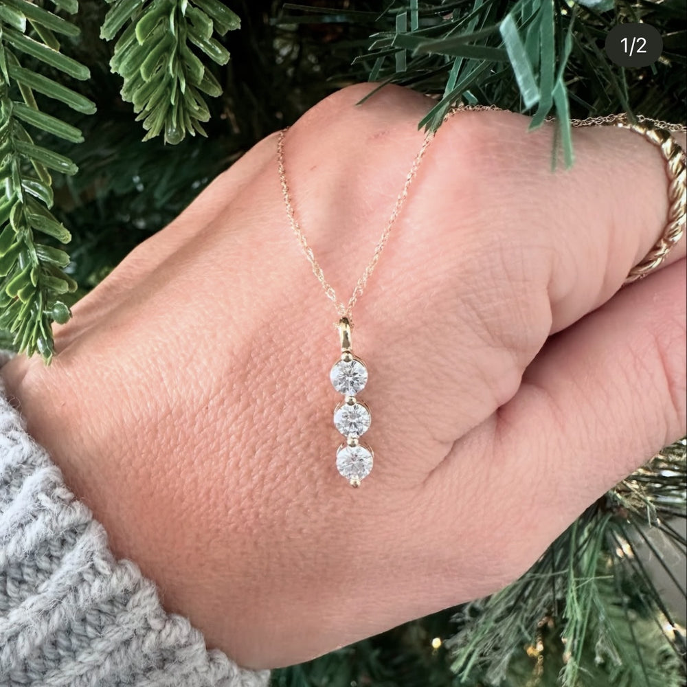 Elegant 0.50ctw diamond lab grown necklace, featuring eco-friendly lab grown diamonds set in a sleek, timeless design on a delicate chain, perfect for adding a touch of sophistication to any look.