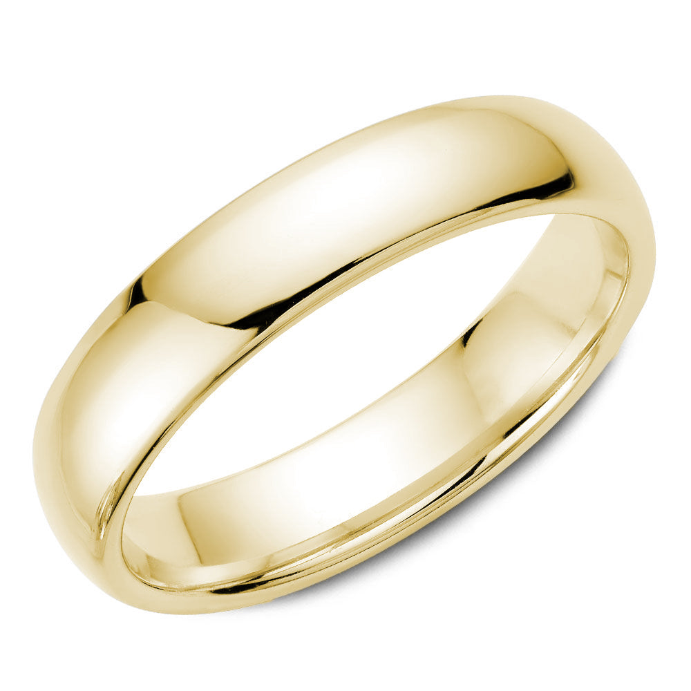 Timeless 7mm classic wedding band featuring a sleek and polished design, offering a sophisticated and enduring symbol of love and commitment.