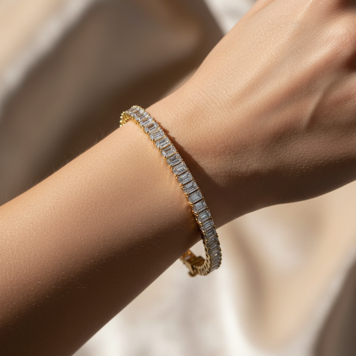 13.00ctw Emerald Cut Diamond 14kt Yellow Gold Bracelet