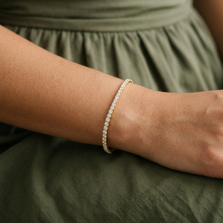 2.40ctw Diamond Flexible Yellow Gold Bangle