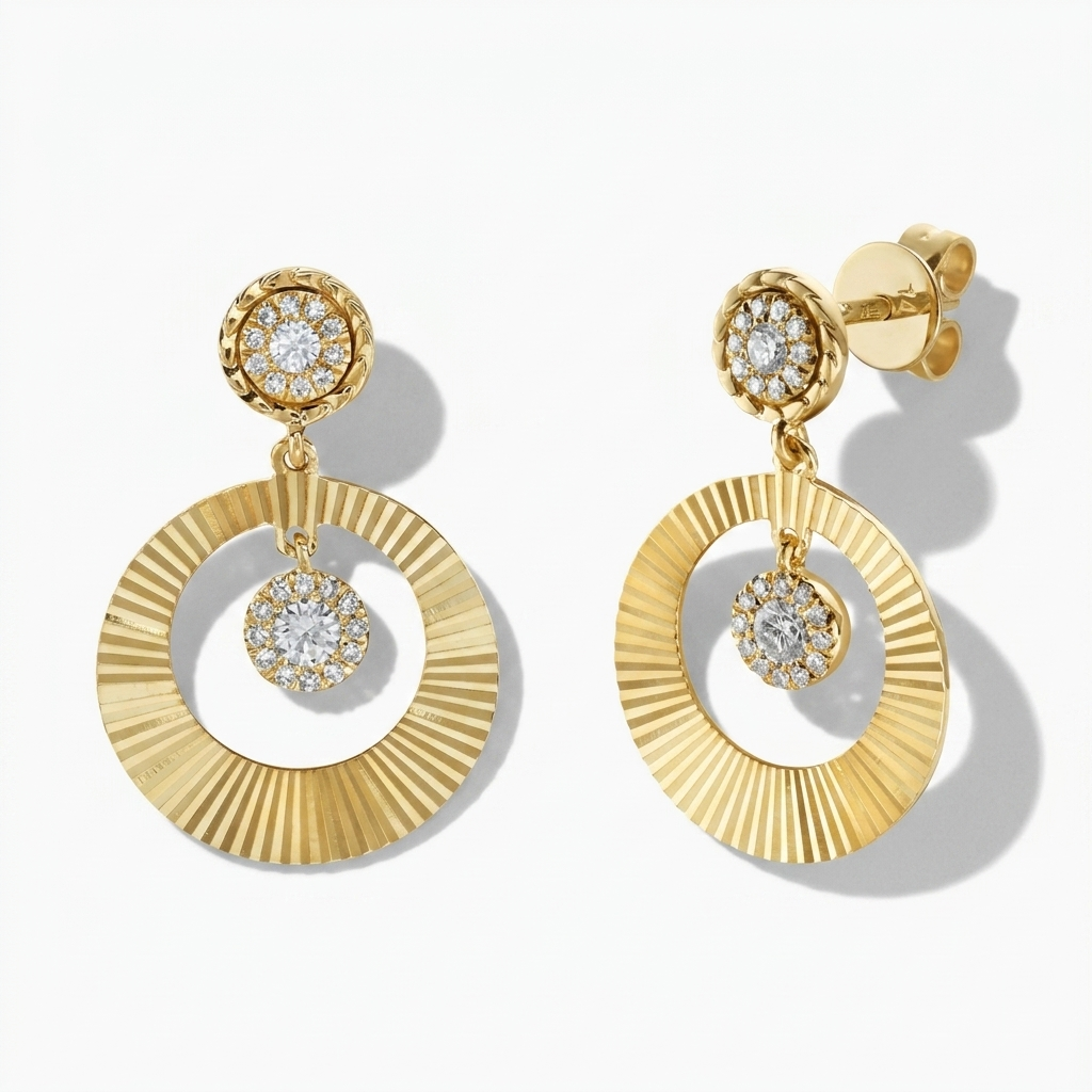 Sparkling diamond pavé earrings, for a touch of brilliance and glamour