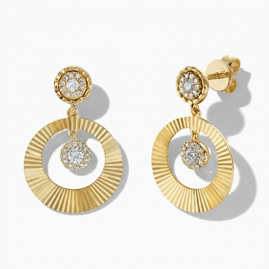 Sparkling diamond pavé earrings, for a touch of brilliance and glamour