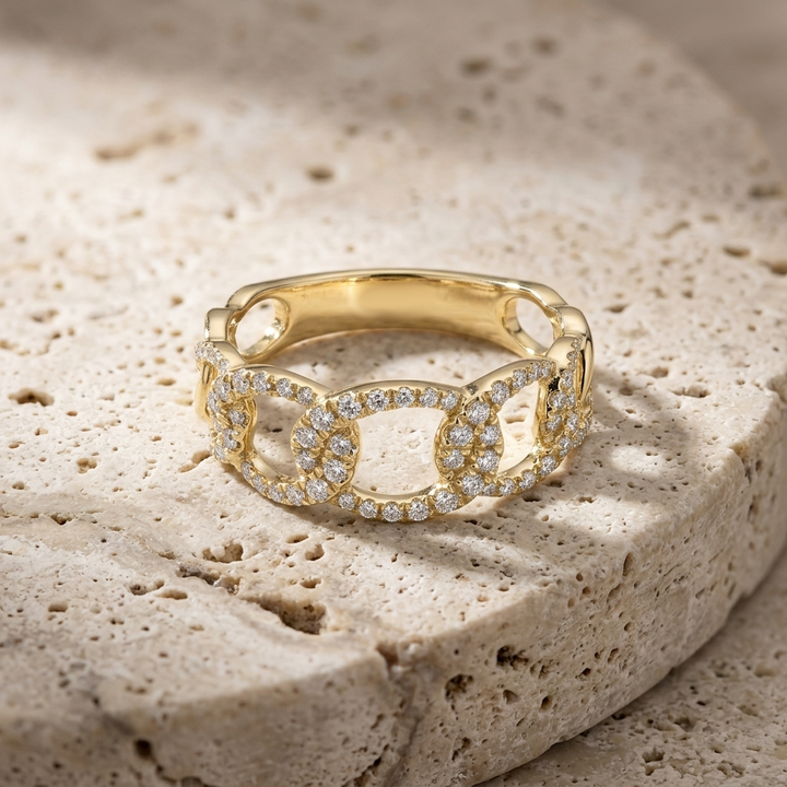 Elegant diamond open link ring in gold, offering timeless elegance and sophistication