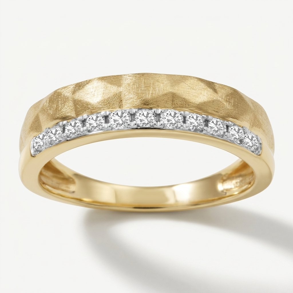 Sophisticated round-cut diamond satin band, crafted for everyday wear with enduring brilliance