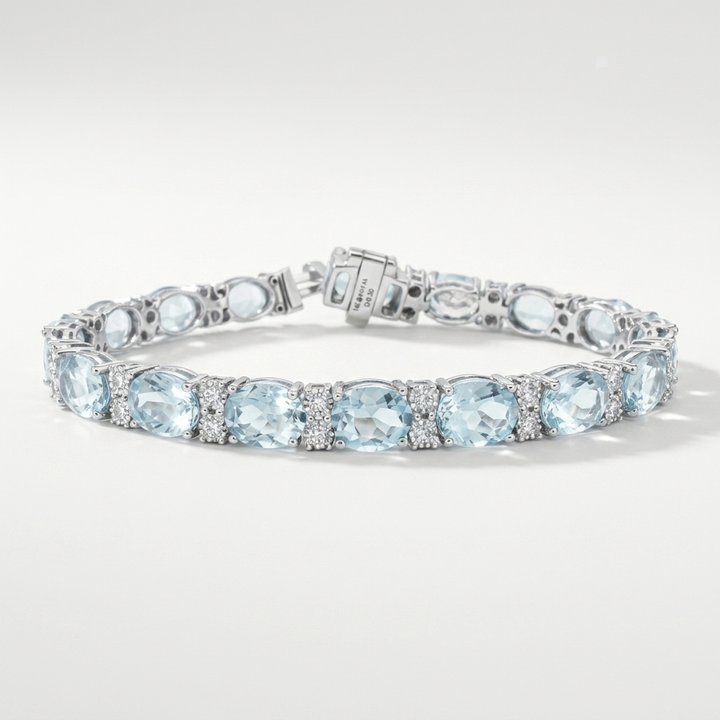Luxurious oval-cut aquamarine and diamond bracelet in white gold, a dazzling statement of luxury and refinement