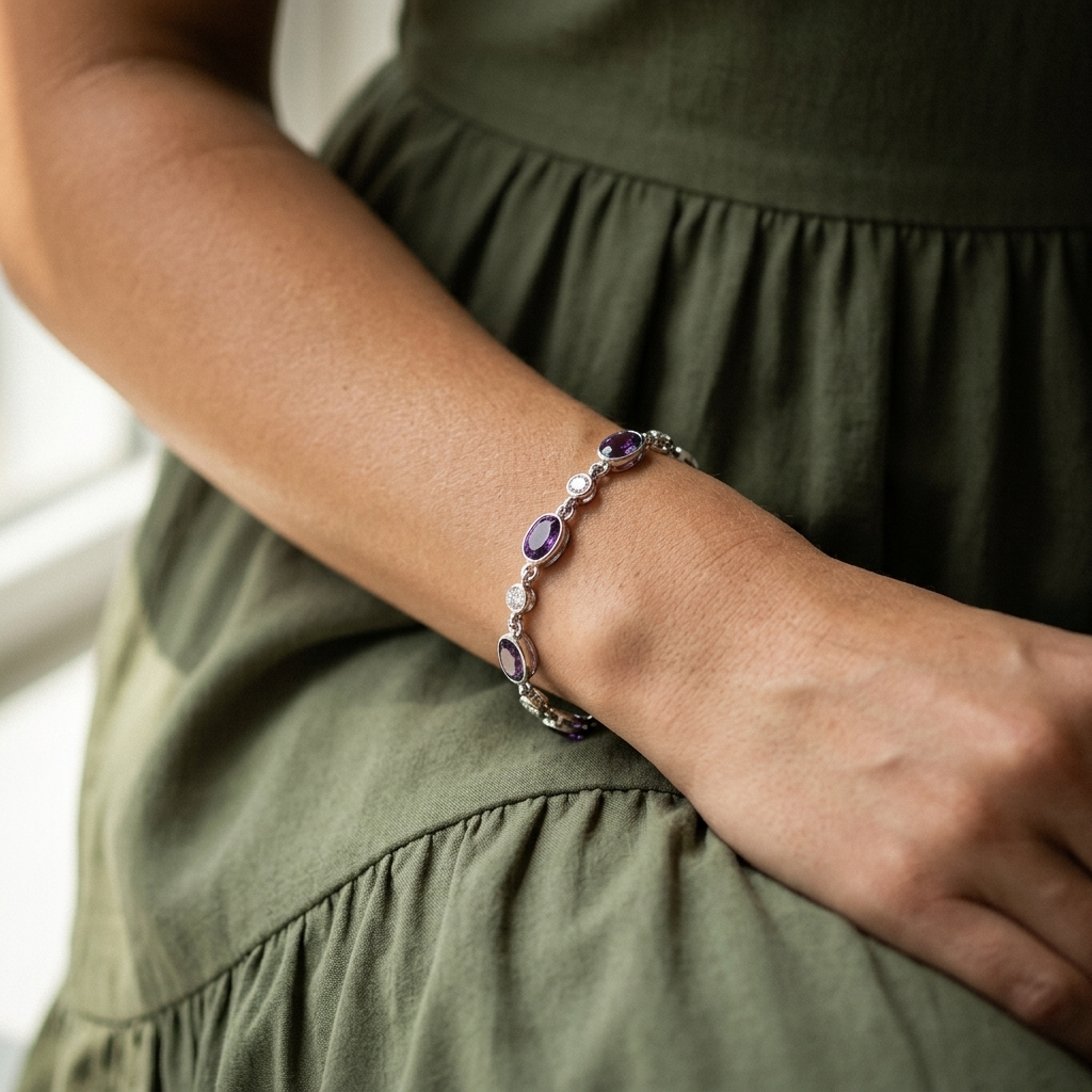 Luxurious 6.80ctw amethyst and diamond bracelet in white gold, a dazzling statement of luxury and refinement