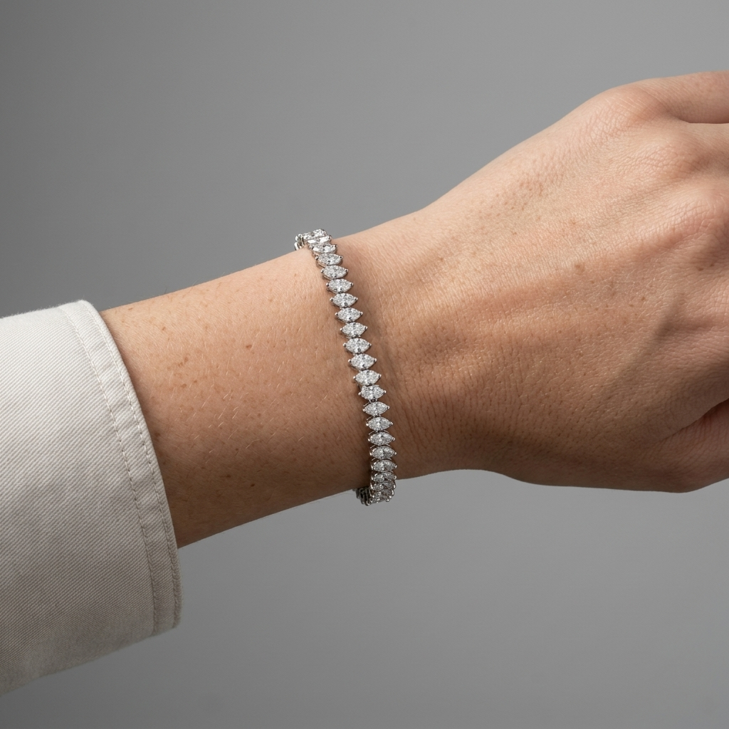 7.90ctw Marquise Diamond 14kt White Gold Bracelet