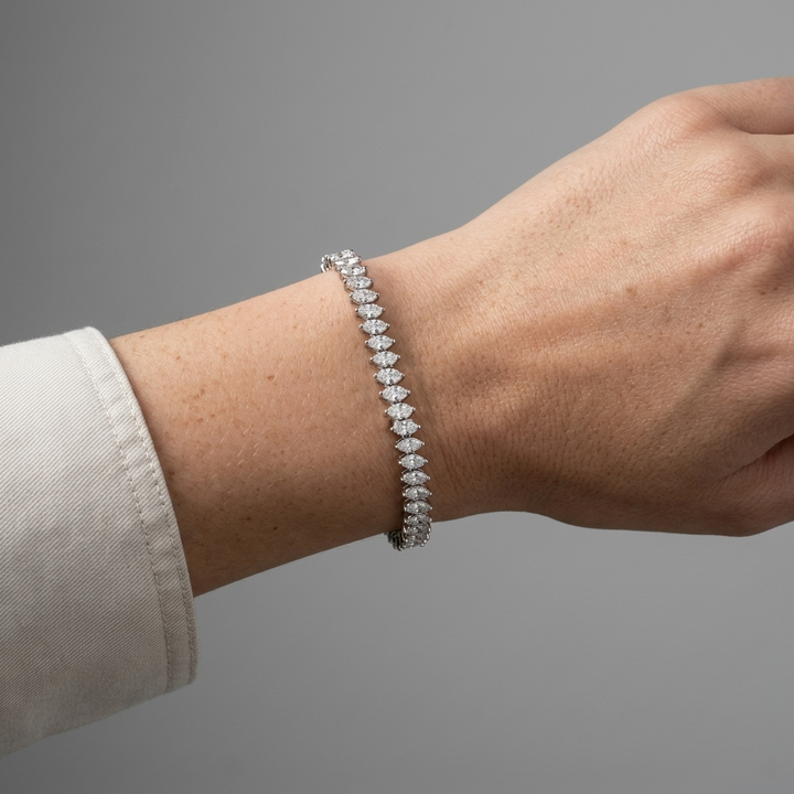 7.90ctw Marquise Diamond 14kt White Gold Bracelet