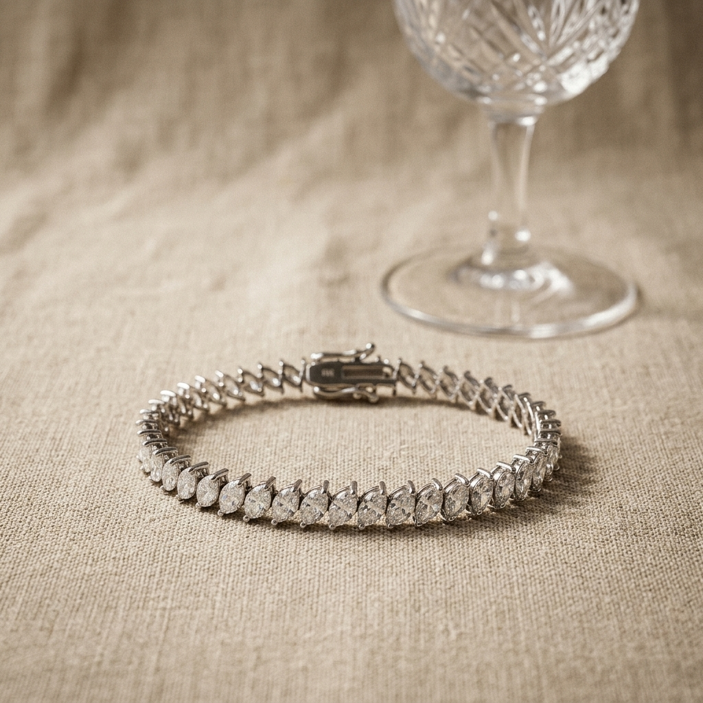 7.90ctw Marquise Diamond 14kt White Gold Bracelet