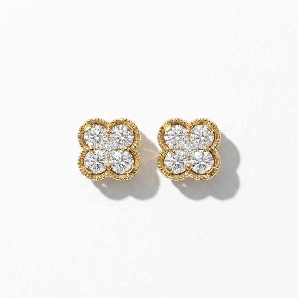 Sparkling diamond clover earrings in yellow gold, for a touch of brilliance and glamour