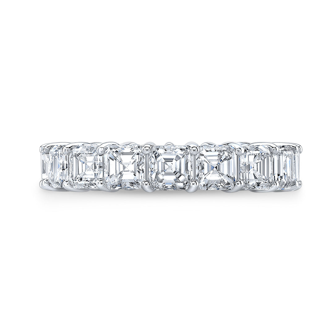 Sophisticated eternity band featuring Asscher-cut diamonds in a shared prong setting, creating a seamless row of brilliance with vintage-inspired elegance.