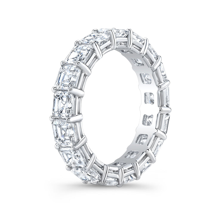 Sophisticated eternity band featuring Asscher-cut diamonds in a shared prong setting, creating a seamless row of brilliance with vintage-inspired elegance.