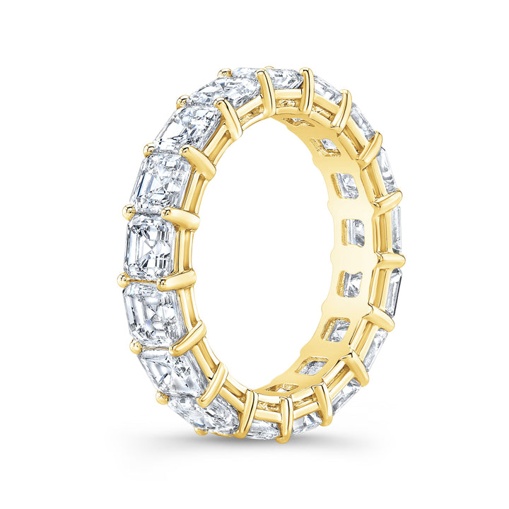 Sophisticated eternity band featuring Asscher-cut diamonds in a shared prong setting, creating a seamless row of brilliance with vintage-inspired elegance.