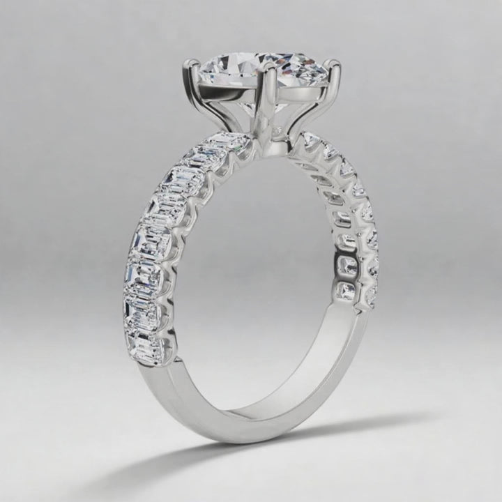 Accented Oval Shared Prong