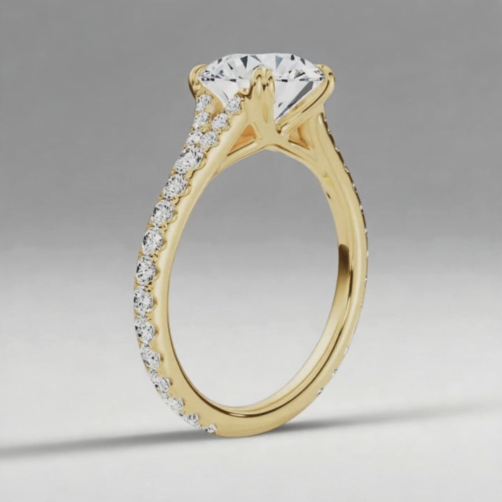 Accented Round Split