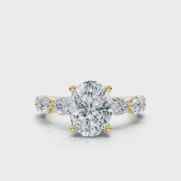Accented Oval w/ Oval Sidestones